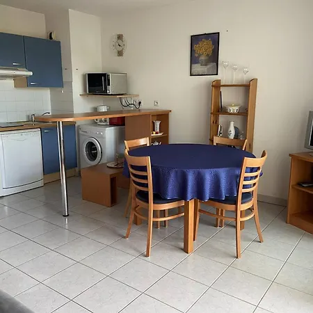 Lejlighed : 2* Avec Piscine Et Balcon - Fr-1-738-39 *