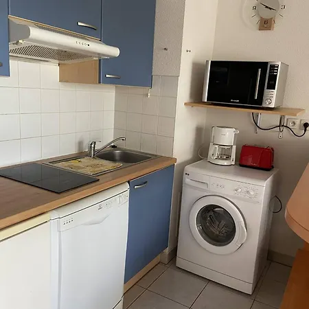 : 2* Avec Piscine Et Balcon - Fr-1-738-39 公寓