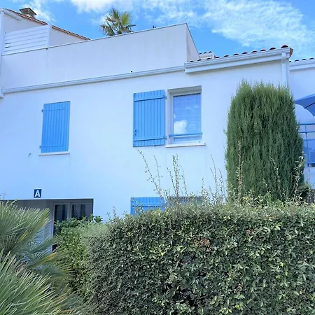 : 2* Avec Piscine Et Balcon - Fr-1-738-39 *