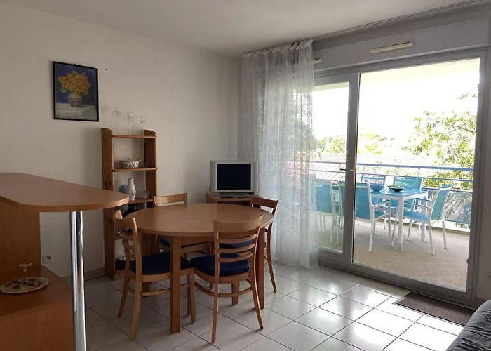 : 2* Avec Piscine Et Balcon - Fr-1-738-39 *