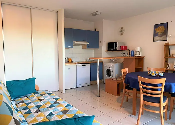 : 2* Avec Piscine Et Balcon - Fr-1-738-39 *